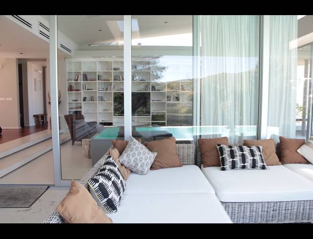 6 BEDROOM HOUSE TO LET IN RUYTEPLAATS
